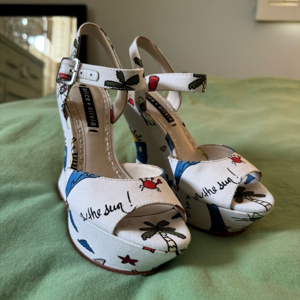 Alice + Olivia White Patterned Platform Sandals - image 5